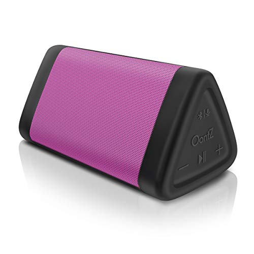 Parlante Bluetooth portatil de diversos colores.