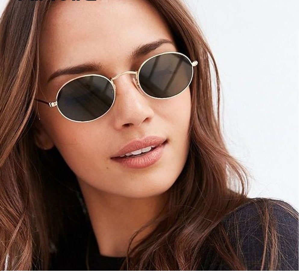 Pequeñas gafas de sol ovaladas con espejo para mujer